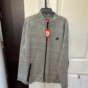 Nike Men's Heather Gray Lightweight Jacket
